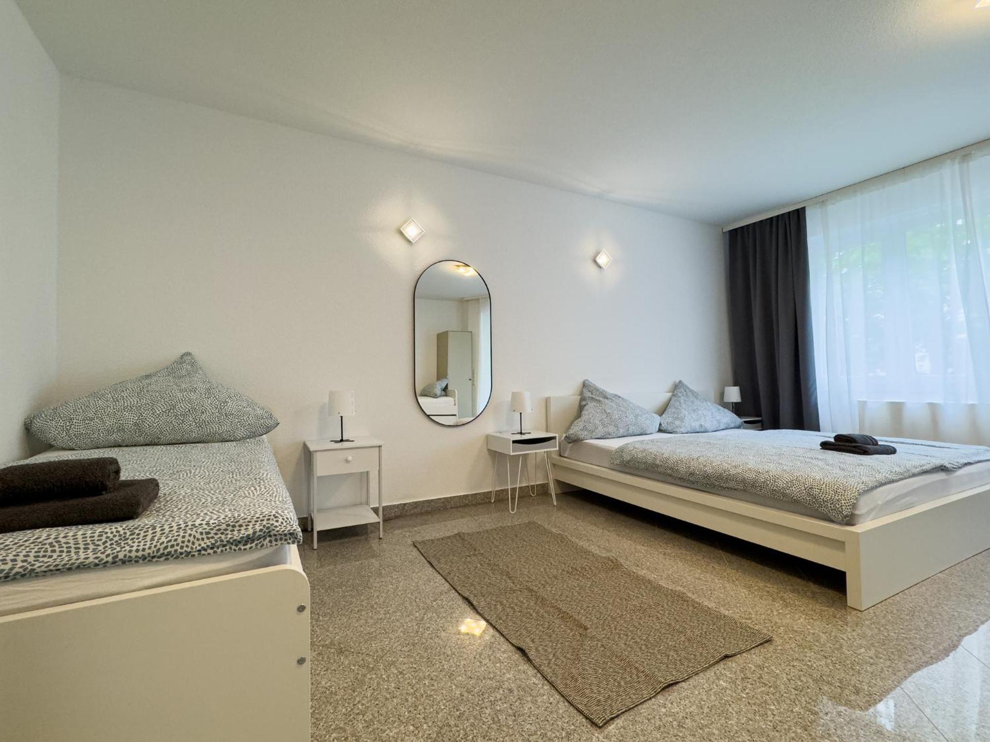 110qm - 4 - Privat Parkplatz - Zentral - Balkon - Mallibase *