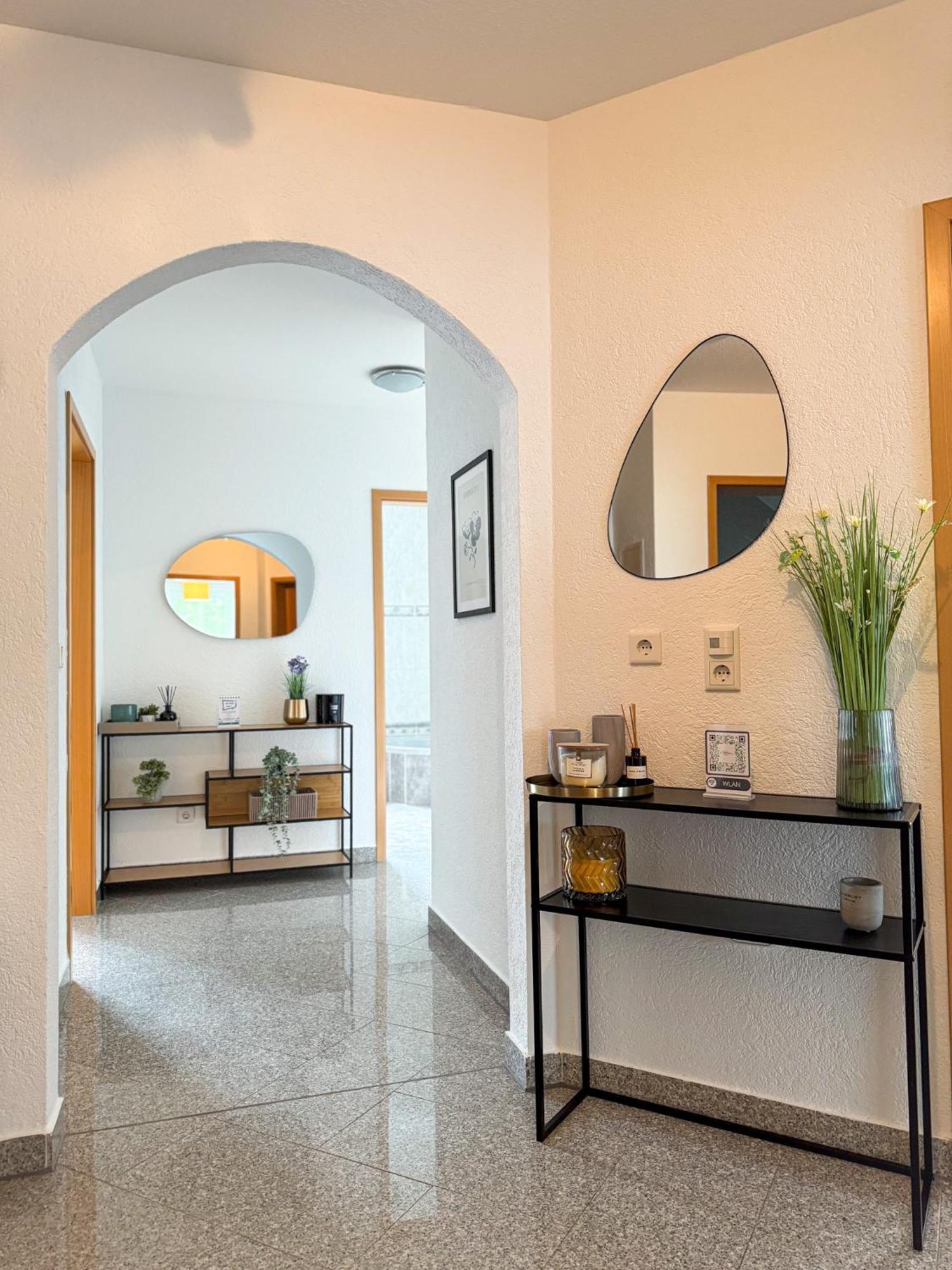 110qm - 4 - Privat Parkplatz - Zentral - Balkon - Mallibase * Kassel